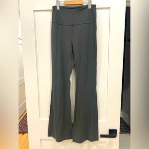 Lululemon Groove Super High Rise Flare Pants Size 8